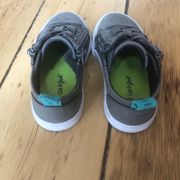 Cat and Jack zipper shoes - Picture 2 of 3